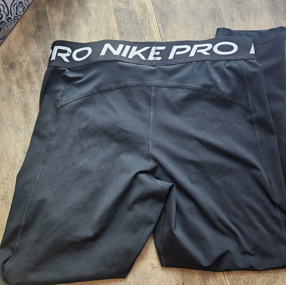 Nike Pro Fit Large - Picture 2 of 2
